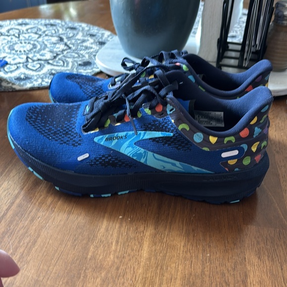 Brooks Launched 6 sneakers NWOT - Picture 4 of 11